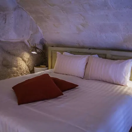 Thymus Nei Sassi 2* Matera
